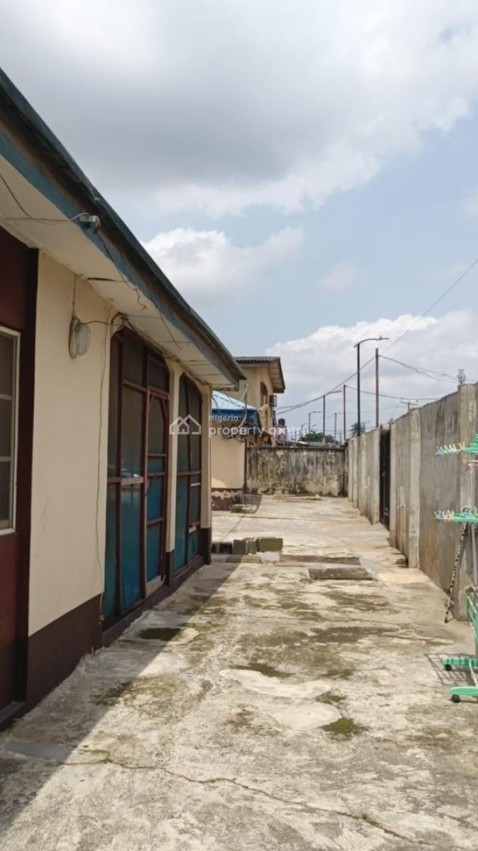 2 Units Bungalow, Hammadia Bus Stop Off Abeokuta Express Way, Ojokoro, Ifako-ijaiye, Lagos, House for Sale