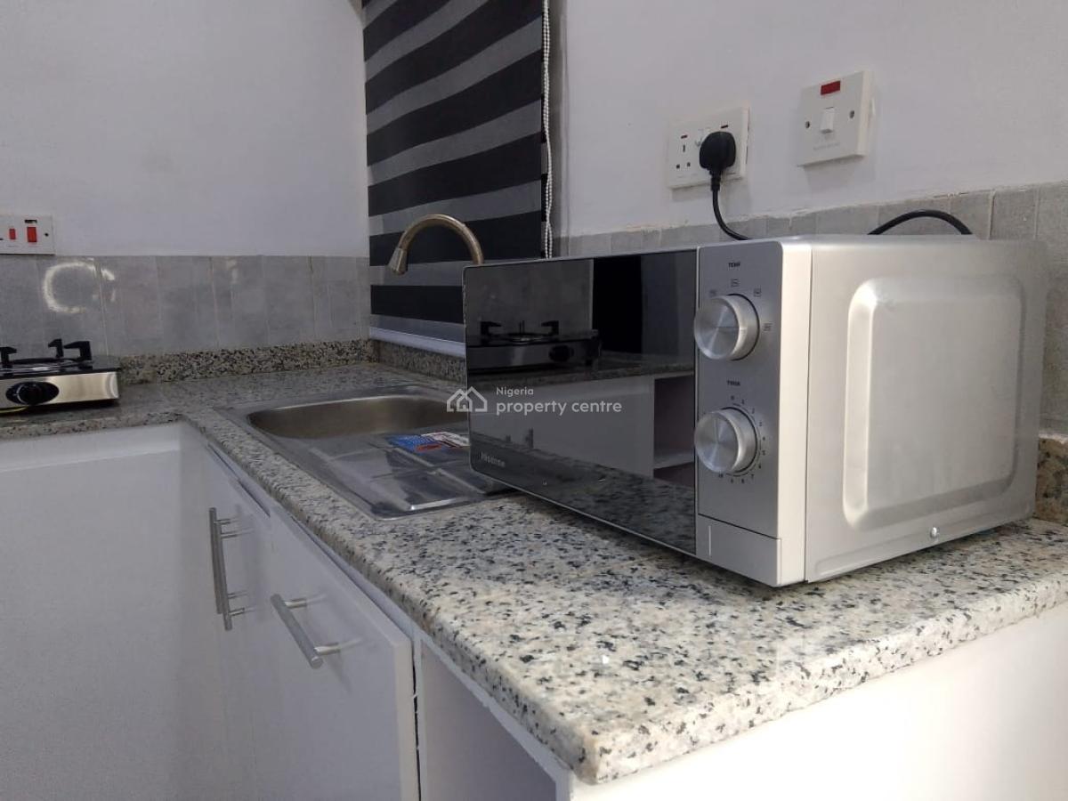 Stylish 2-bedroom Apartment in Prime Surulere Location, Ogunlana, Surulere, Lagos, Flat / Apartment Short Let