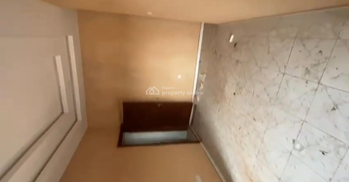 Executively Built Spacious Standard Decent One Bedroom Apartment, Iwaya, Onike, Yaba, Lagos, Mini Flat (room and Parlour) for Rent