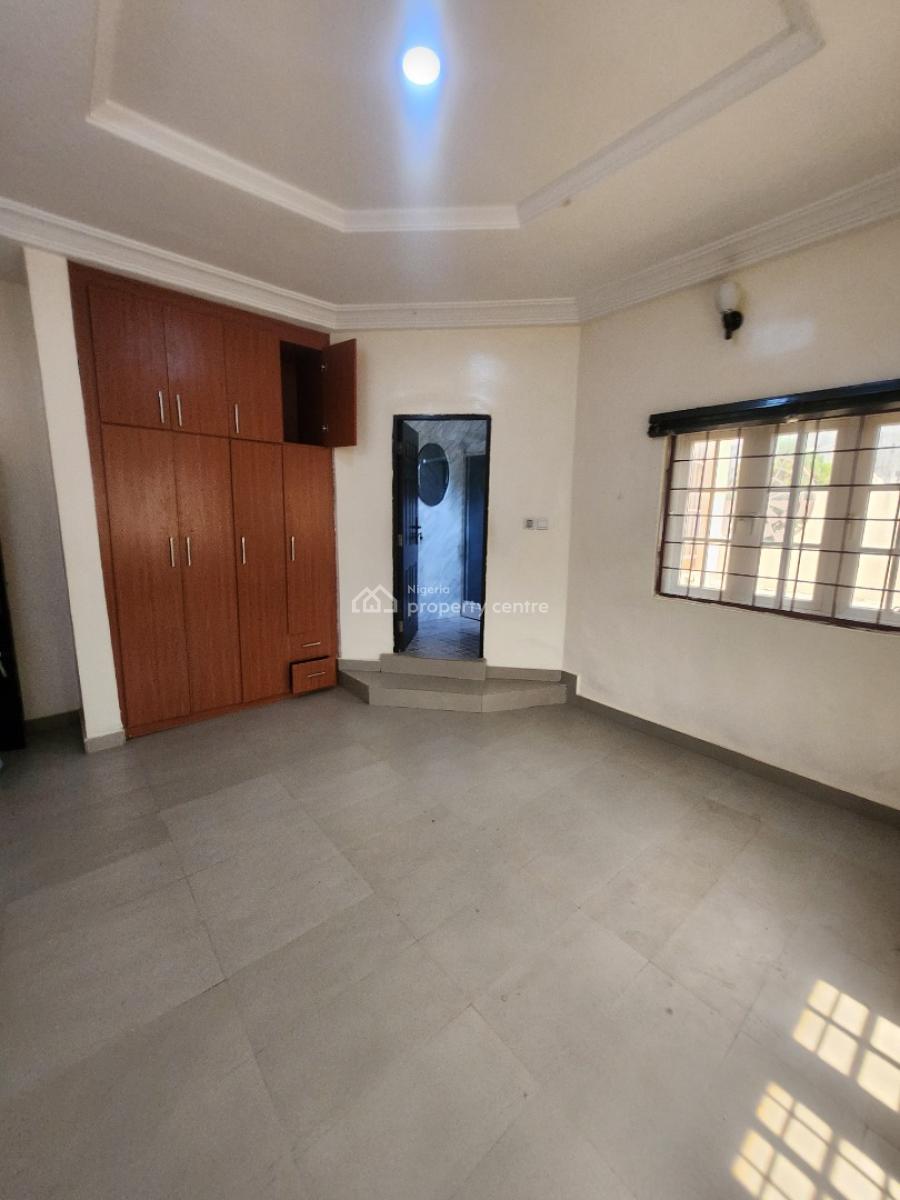 Nice Spacious 2 Bedroom Flat, Ground Floor, Wuye Main(tarred Rd), Wuye, Abuja, Flat / Apartment for Rent