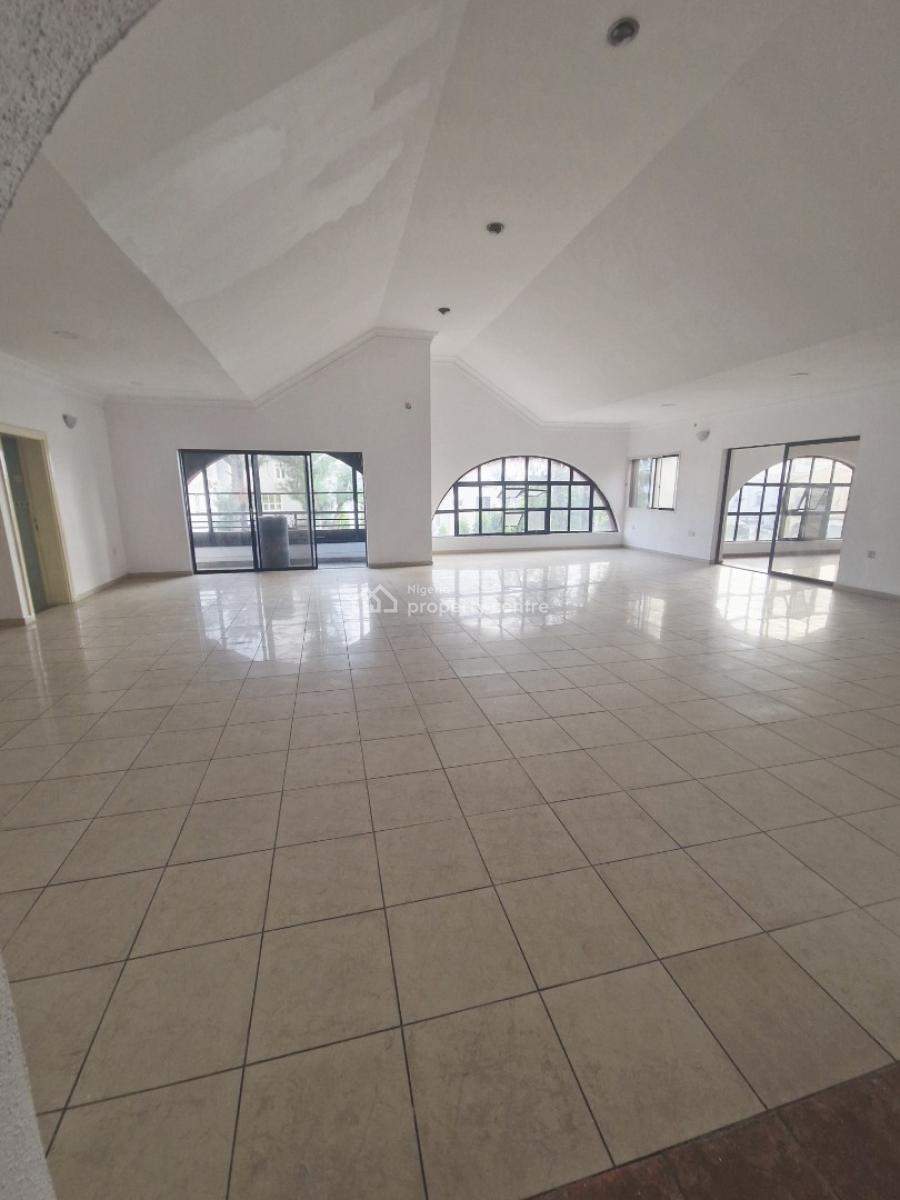 Spacious 4 Bedroom Apartment with Bq (old Building), Lekki Phase 1, Lekki, Lagos, Flat / Apartment for Rent