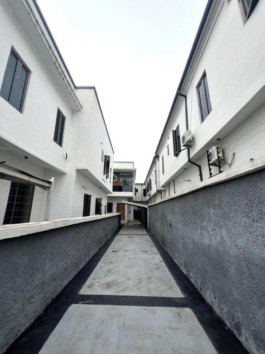 Contemporary 5-bedroom Fully Detached House with Bq, Contemporary 5-bedroom Fully Detached House with Bq, Vgc, Lekki, Lagos, Detached Duplex for Sale
