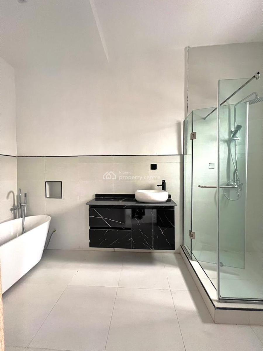 Contemporary 4-bedroom Semi-detached House with Bq, Contemporary 4-bedroom Semi-detached House with Bq, Vgc, Lekki, Lagos, Semi-detached Duplex for Sale