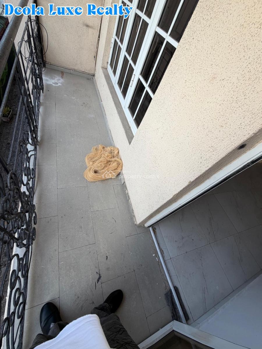 a Nice and Spacious 3 Bedroom Apartment, Off Admiralty Way, Lekki Phase 1, Lekki, Lagos, Flat / Apartment for Rent