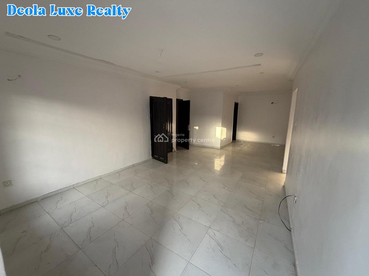a Nice and Spacious 3 Bedroom Apartment, Off Admiralty Way, Lekki Phase 1, Lekki, Lagos, Flat / Apartment for Rent