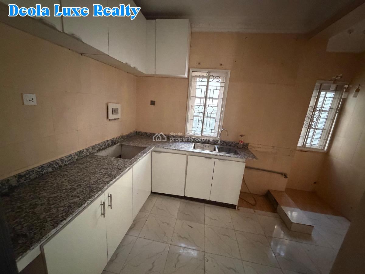 a Nice and Spacious 3 Bedroom Apartment, Off Admiralty Way, Lekki Phase 1, Lekki, Lagos, Flat / Apartment for Rent