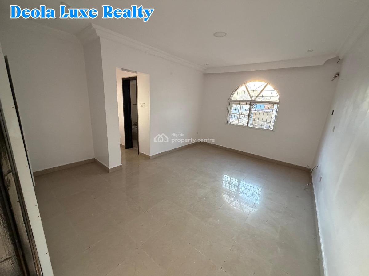 a Nice and Spacious 3 Bedroom Apartment, Off Admiralty Way, Lekki Phase 1, Lekki, Lagos, Flat / Apartment for Rent