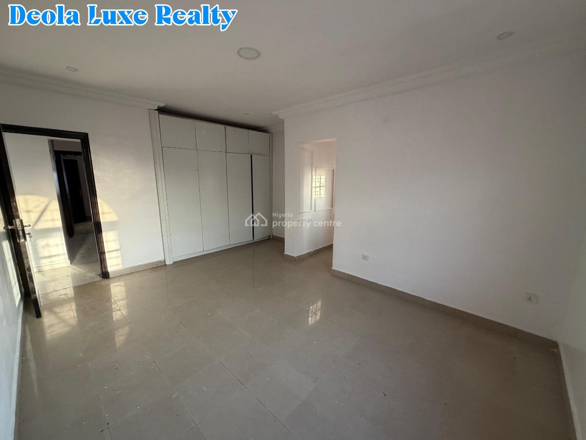 a Nice and Spacious 3 Bedroom Apartment, Off Admiralty Way, Lekki Phase 1, Lekki, Lagos, Flat / Apartment for Rent