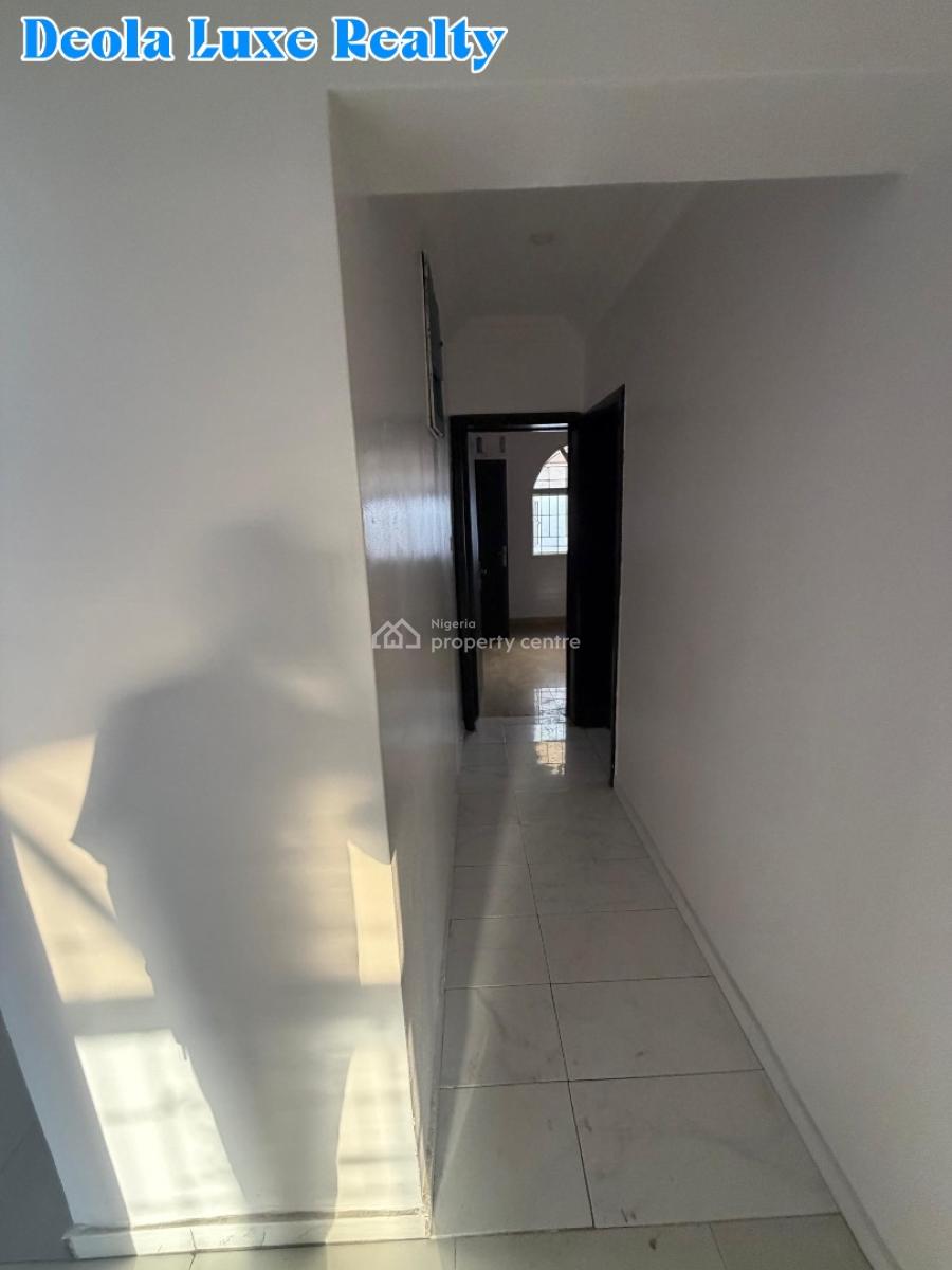 a Nice and Spacious 3 Bedroom Apartment, Off Admiralty Way, Lekki Phase 1, Lekki, Lagos, Flat / Apartment for Rent