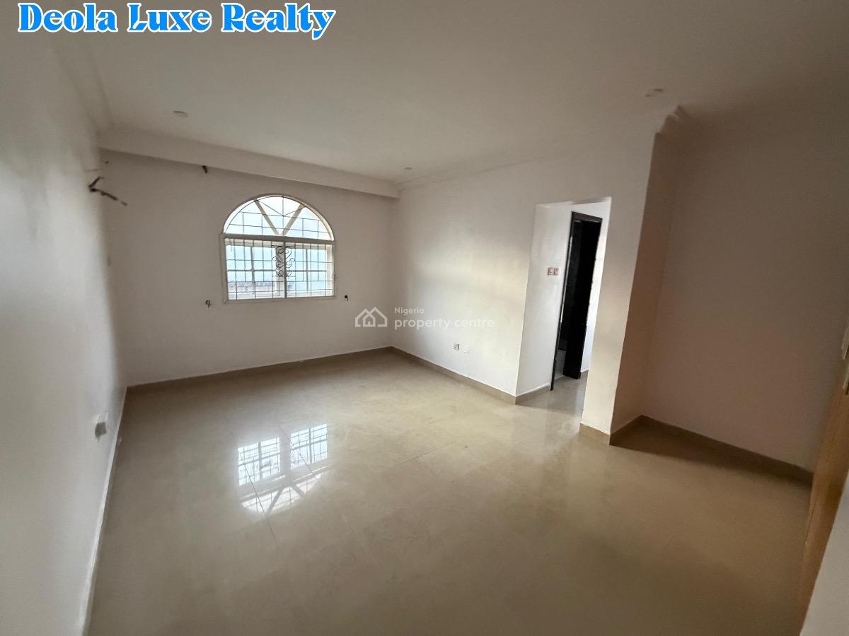 a Nice and Spacious 3 Bedroom Apartment, Off Admiralty Way, Lekki Phase 1, Lekki, Lagos, Flat / Apartment for Rent