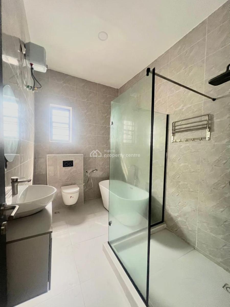 Contemporary 4-bedroom Semi-detached House with Bq, Contemporary 4-bedroom Semi-detached House with Bq, Vgc, Lekki, Lagos, Semi-detached Duplex for Sale