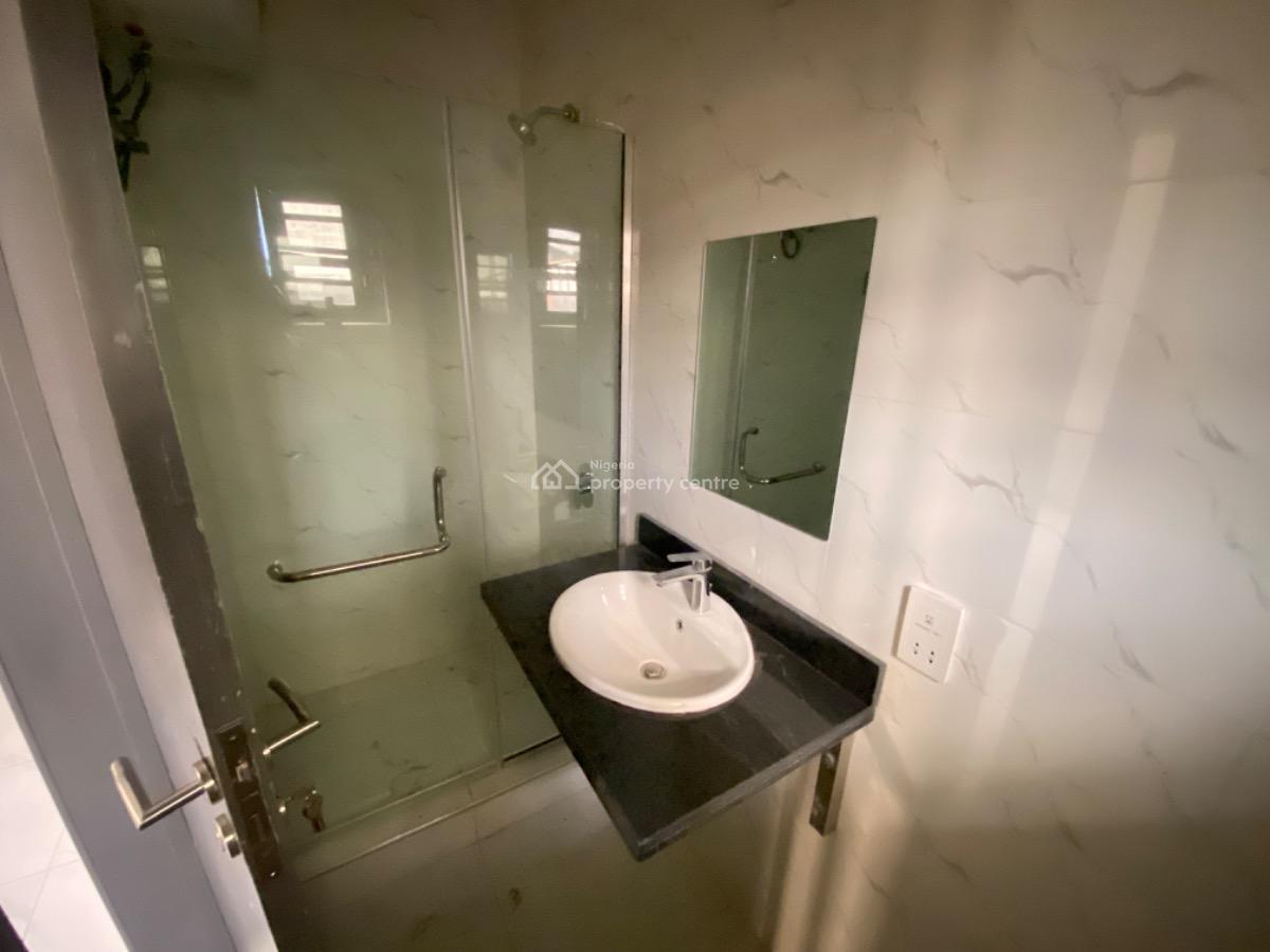 2-bedroom Apartment, Lekki Phase 1, Lekki, Lagos, Flat / Apartment for Sale
