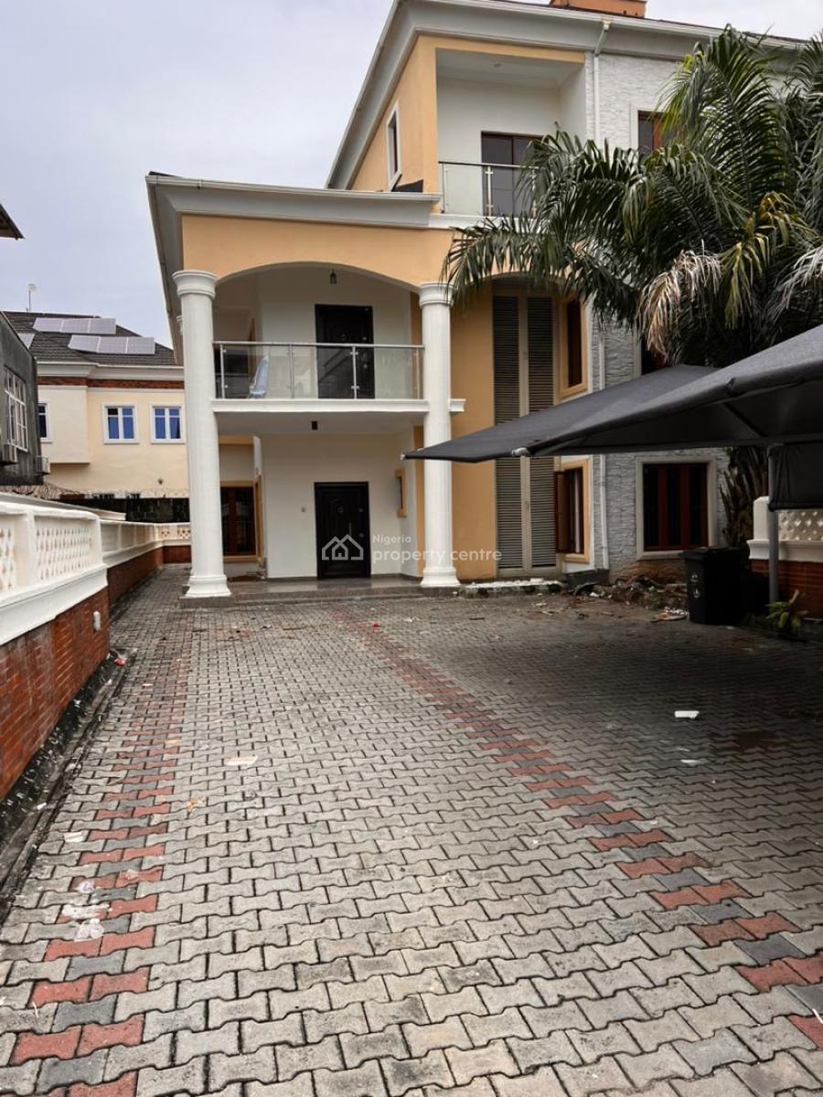 a Well Maintained Semi Detach 4 Bedroom Duplex with Large Compound, Lekki Phase 1 Right, Lekki Phase 1, Lekki, Lagos, Detached Duplex for Rent