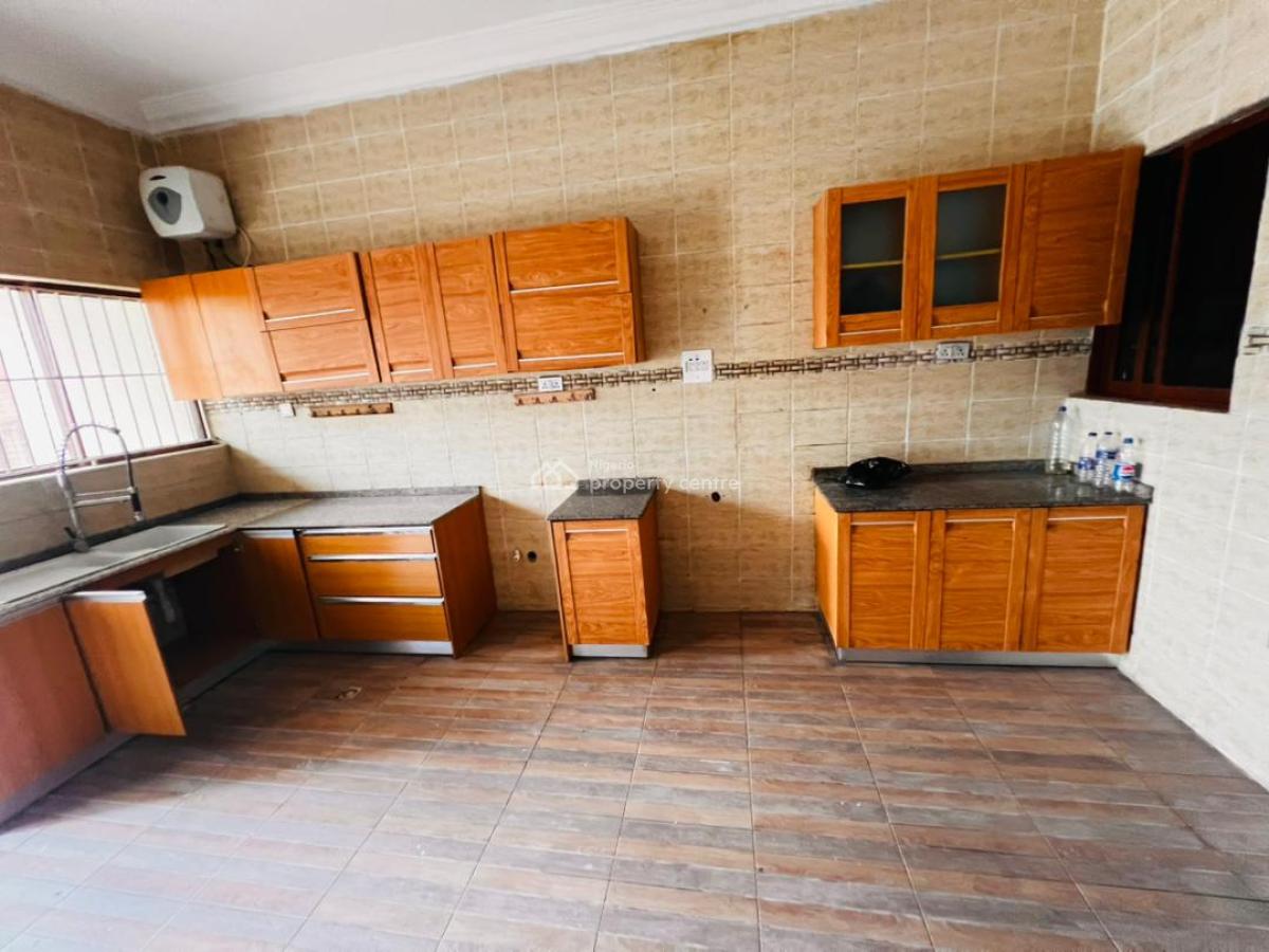 a Well Maintained 4 Bedroom Semi with a Bq, Lekki Right By Pinnacle Fuel Station in a Call Access to Estate, Lekki Phase 1, Lekki, Lagos, Semi-detached Duplex for Rent