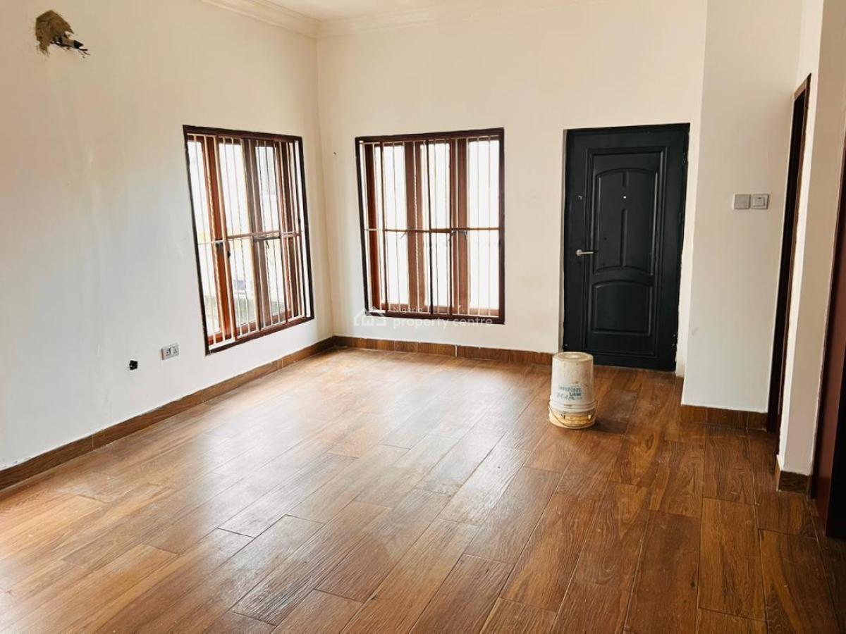 a Well Maintained 4 Bedroom Semi with a Bq, Lekki Right By Pinnacle Fuel Station in a Call Access to Estate, Lekki Phase 1, Lekki, Lagos, Semi-detached Duplex for Rent