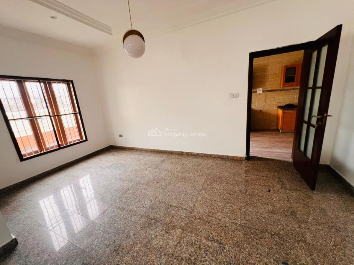 a Well Maintained 4 Bedroom Semi with a Bq, Lekki Right By Pinnacle Fuel Station in a Call Access to Estate, Lekki Phase 1, Lekki, Lagos, Semi-detached Duplex for Rent