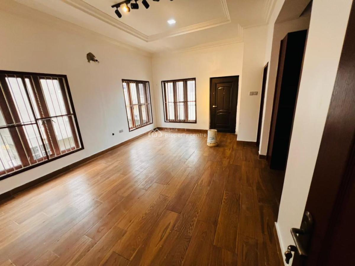 a Well Maintained 4 Bedroom Semi with a Bq, Lekki Right By Pinnacle Fuel Station in a Call Access to Estate, Lekki Phase 1, Lekki, Lagos, Semi-detached Duplex for Rent