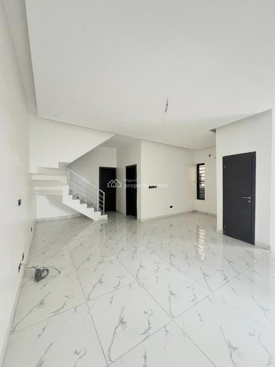Contemporary 4-bedroom Semi-detached House with Bq, Vgc, Lekki, Lagos, Semi-detached Duplex for Sale