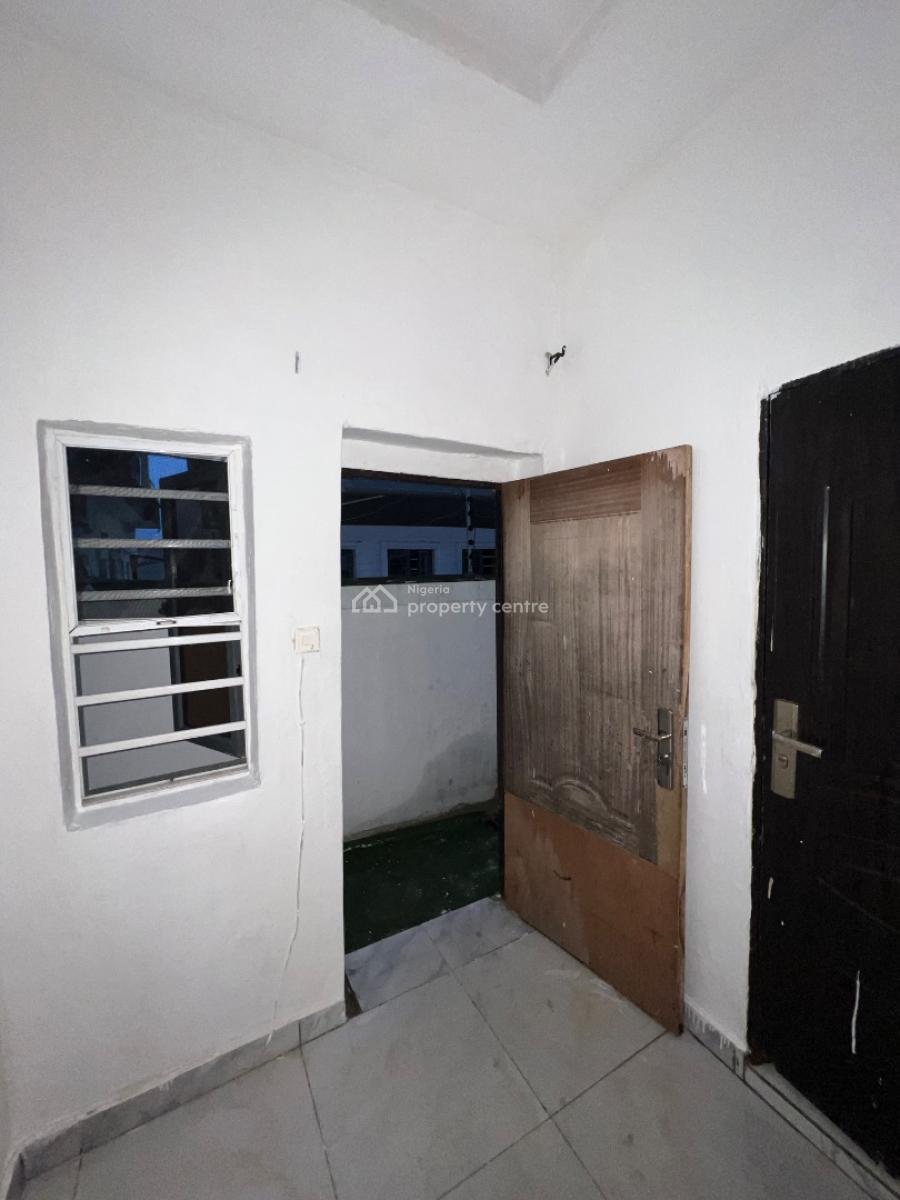 Boys Quarter, House 9b Harris Court 3, Van-daniel Estate Orchid Road, Lekki, Lagos, Self Contain (single Rooms) for Rent
