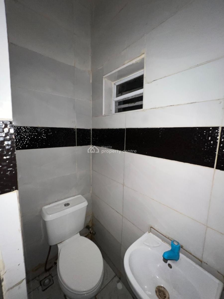 Boys Quarter, House 9b Harris Court 3, Van-daniel Estate Orchid Road, Lekki, Lagos, Self Contain (single Rooms) for Rent