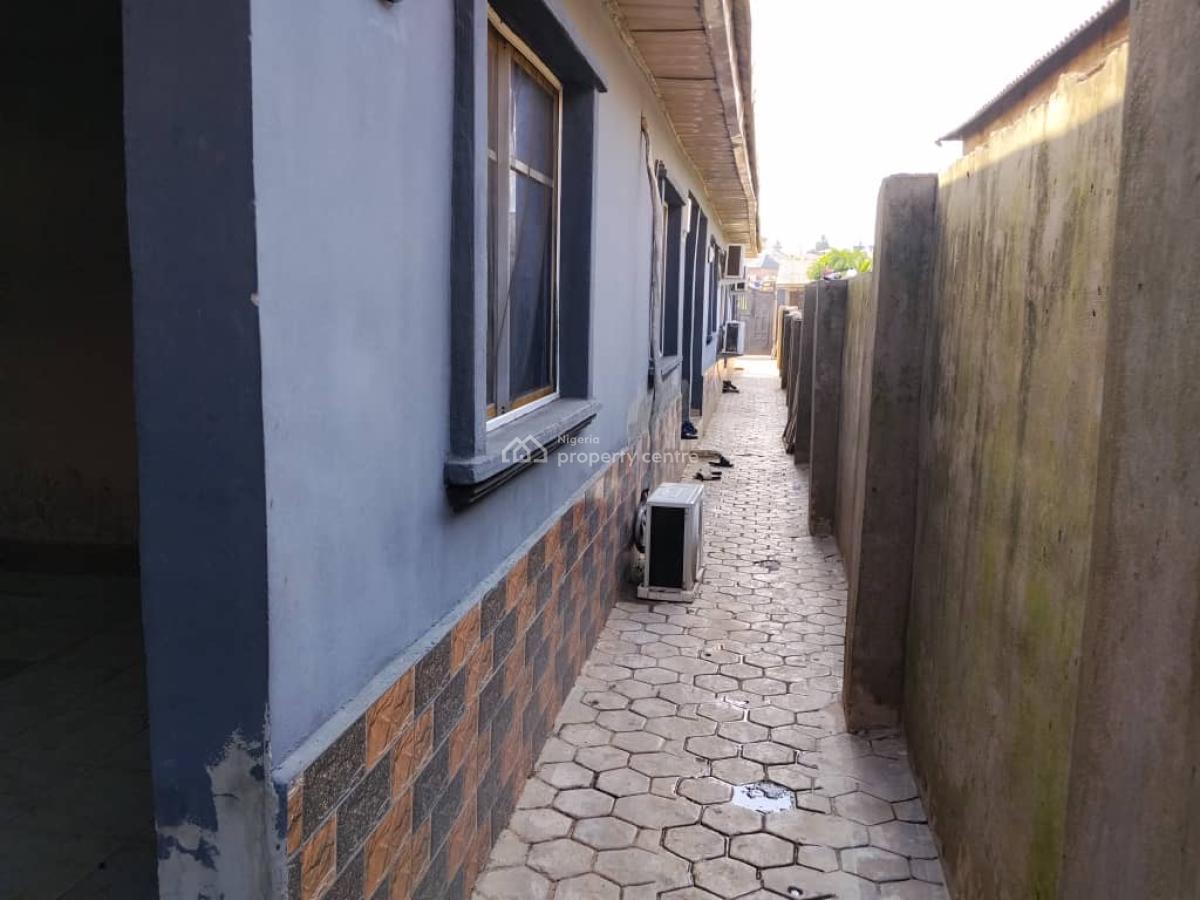 a Spacious Room and Parlor Pop, Lucky Fiber Road, Energy Busstop, Ikorodu, Lagos, Flat / Apartment for Rent