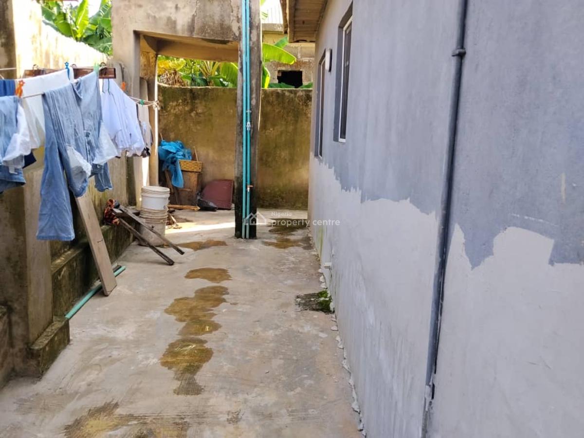 a Spacious Room and Parlor Pop, Lucky Fiber Road, Energy Busstop, Ikorodu, Lagos, Flat / Apartment for Rent