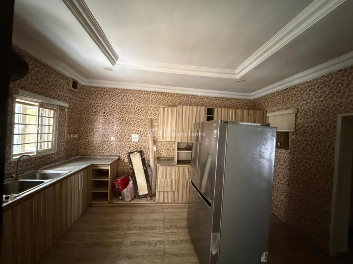 Standard 3bedroom Terrace, Jabi Abuja Tarred Road, Jabi, Abuja, Terraced Duplex for Rent