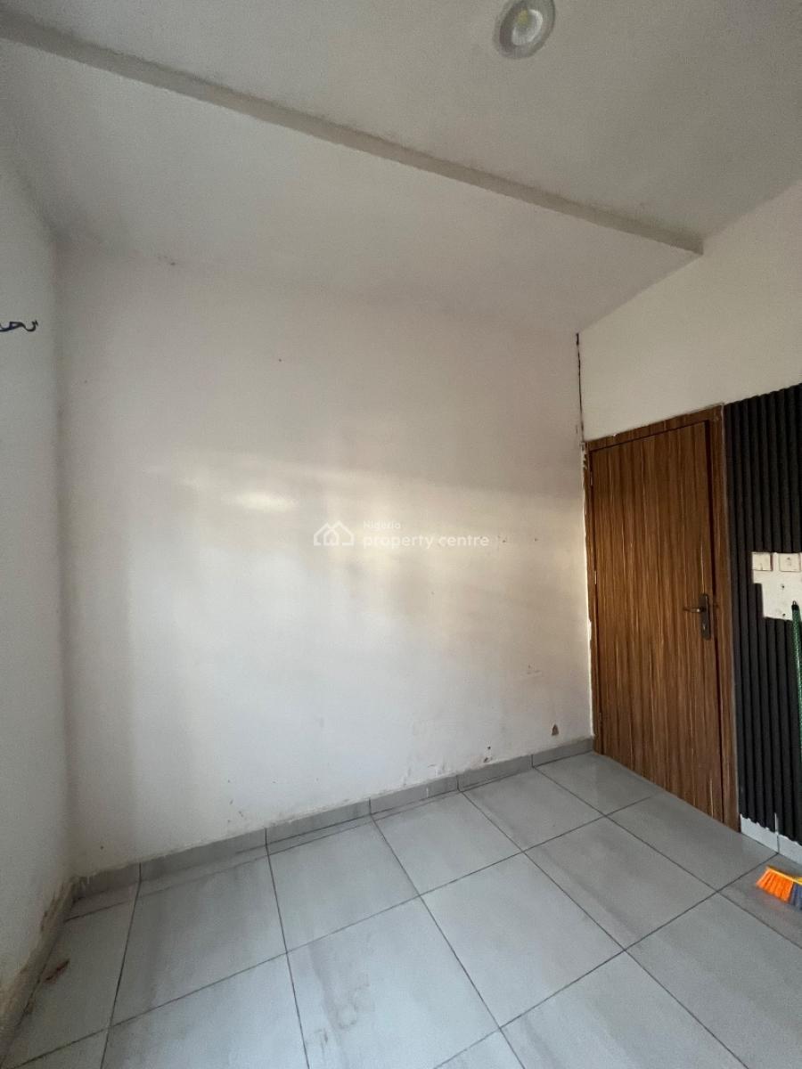 Room in a Duplex, De-king’s Court, Royal Pine Estate, Orchid Road, Lekki, Lagos, Self Contain (single Rooms) for Rent
