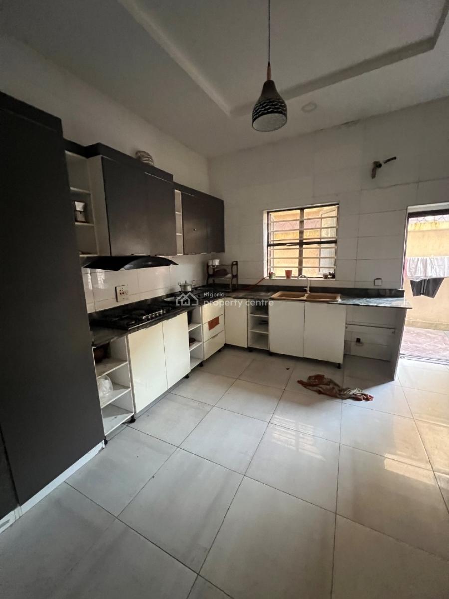 Room in a Duplex, De-king’s Court, Royal Pine Estate, Orchid Road, Lekki, Lagos, Self Contain (single Rooms) for Rent