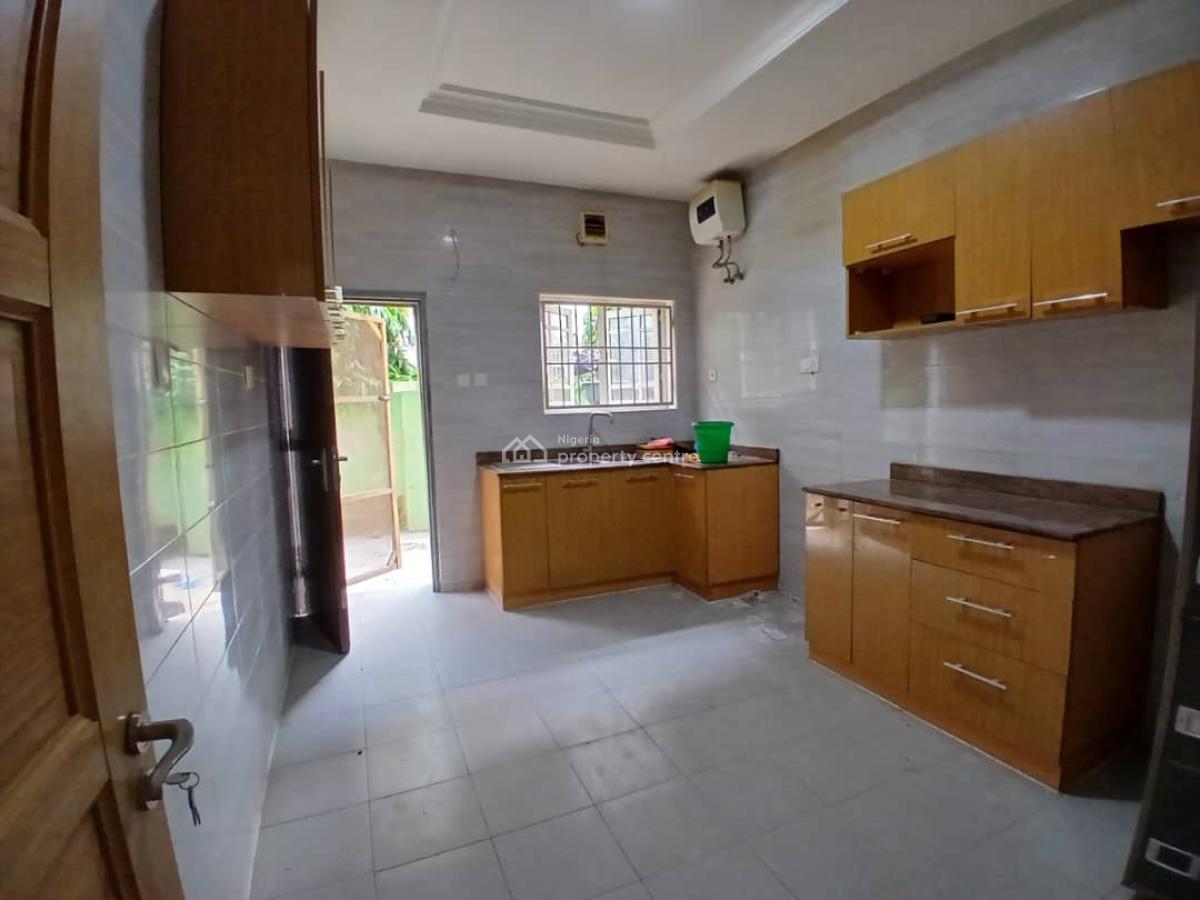 Nice 3 Bedroom Terrace Duplex with Bq in a Prime Location, Maitama District, Abuja, Terraced Duplex for Rent