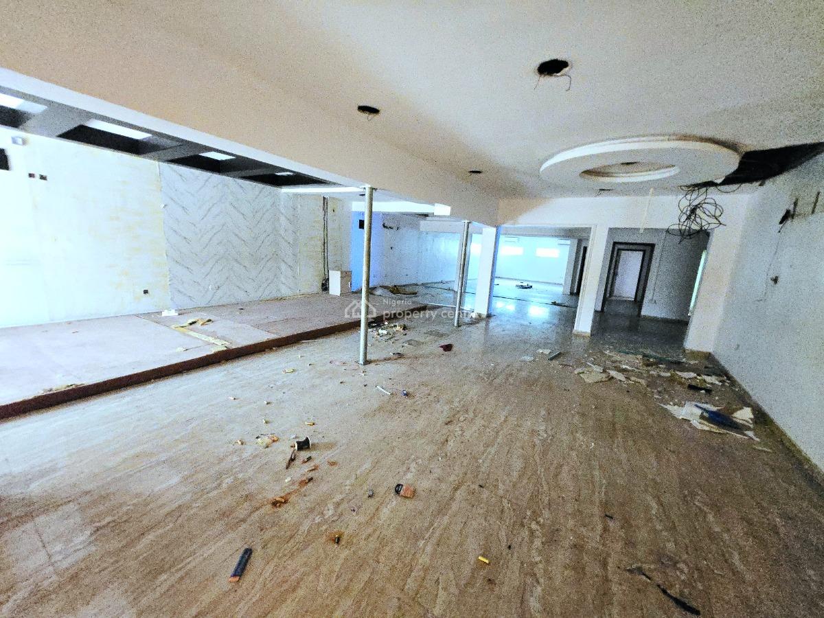 Massive Commercial Space on 1000sqm, Lekki Phase 1, Lekki, Lagos, Shop for Rent