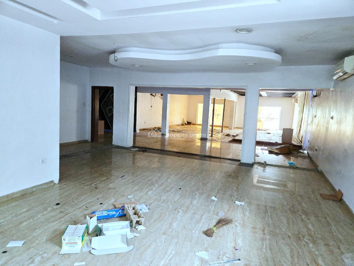 Massive Commercial Space on 1000sqm, Lekki Phase 1, Lekki, Lagos, Shop for Rent