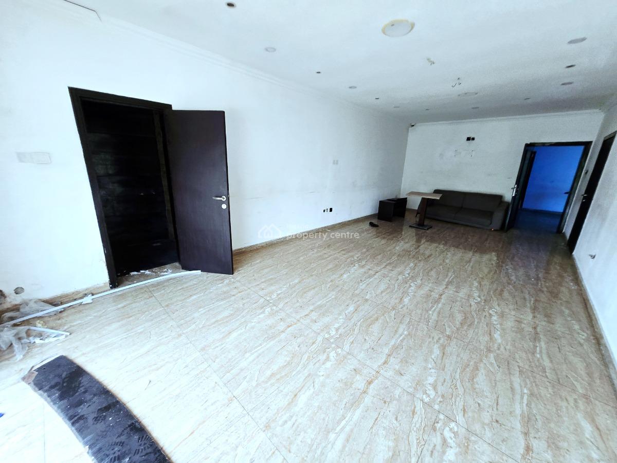 Massive Commercial Space on 1000sqm, Lekki Phase 1, Lekki, Lagos, Shop for Rent