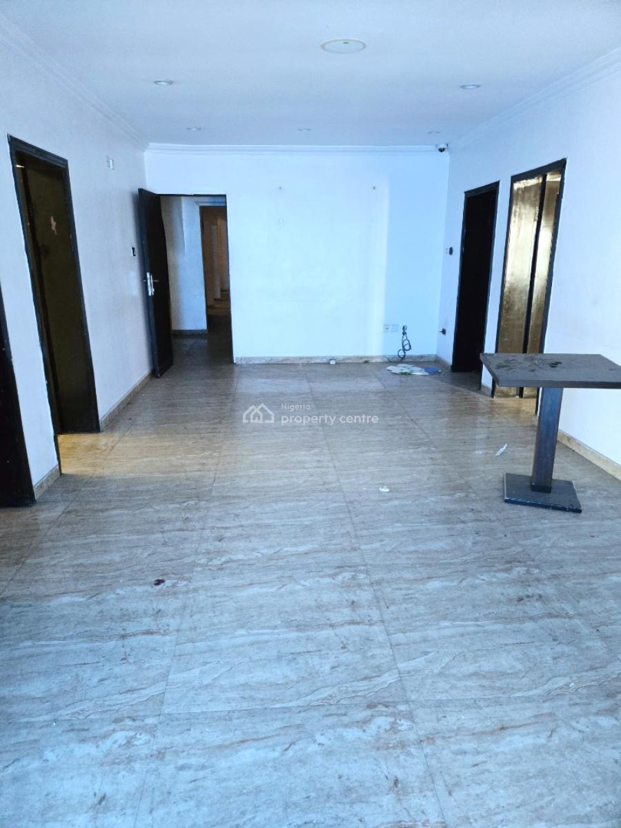 Massive Commercial Space on 1000sqm, Lekki Phase 1, Lekki, Lagos, Shop for Rent