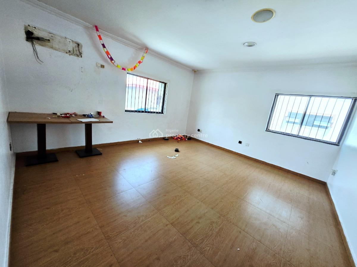 Massive Commercial Space on 1000sqm, Lekki Phase 1, Lekki, Lagos, Shop for Rent