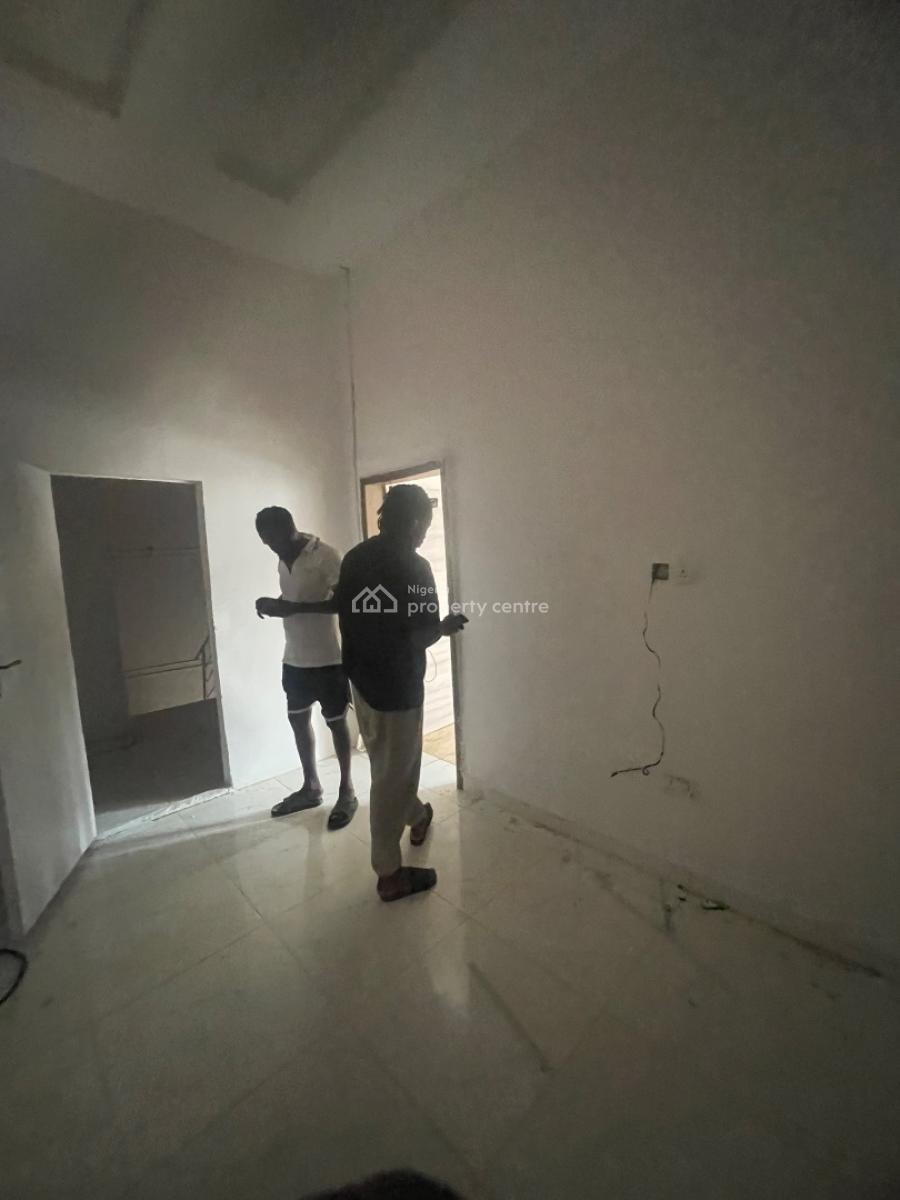 Miniflat Upstairs Floodfree Personal Meter Call to Access Estate, Orchid, Lekki, Lagos, House for Rent