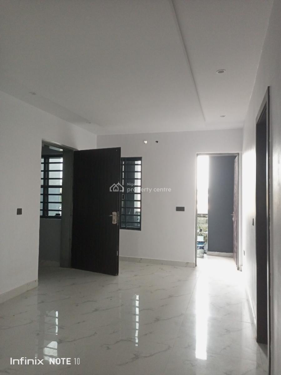 Luxury 2 Bedroom Flat Upstairs, Off New Road, Igbo Efon, Lekki, Lagos, Flat / Apartment for Rent