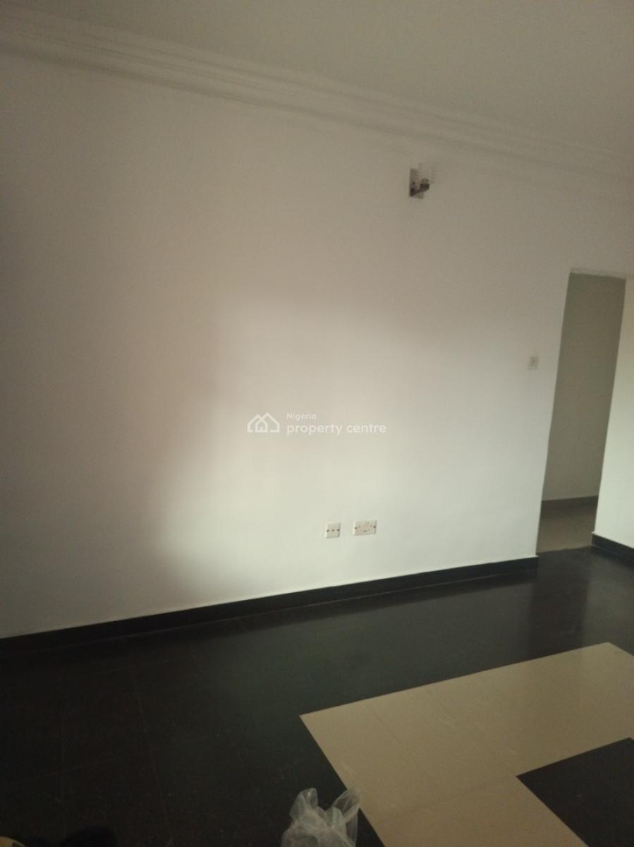 Decent Newly Built 2 Bedroom Apartment Upstairs, Mobil Road Ilaje, Ilaje, Ajah, Lagos, Flat / Apartment for Rent