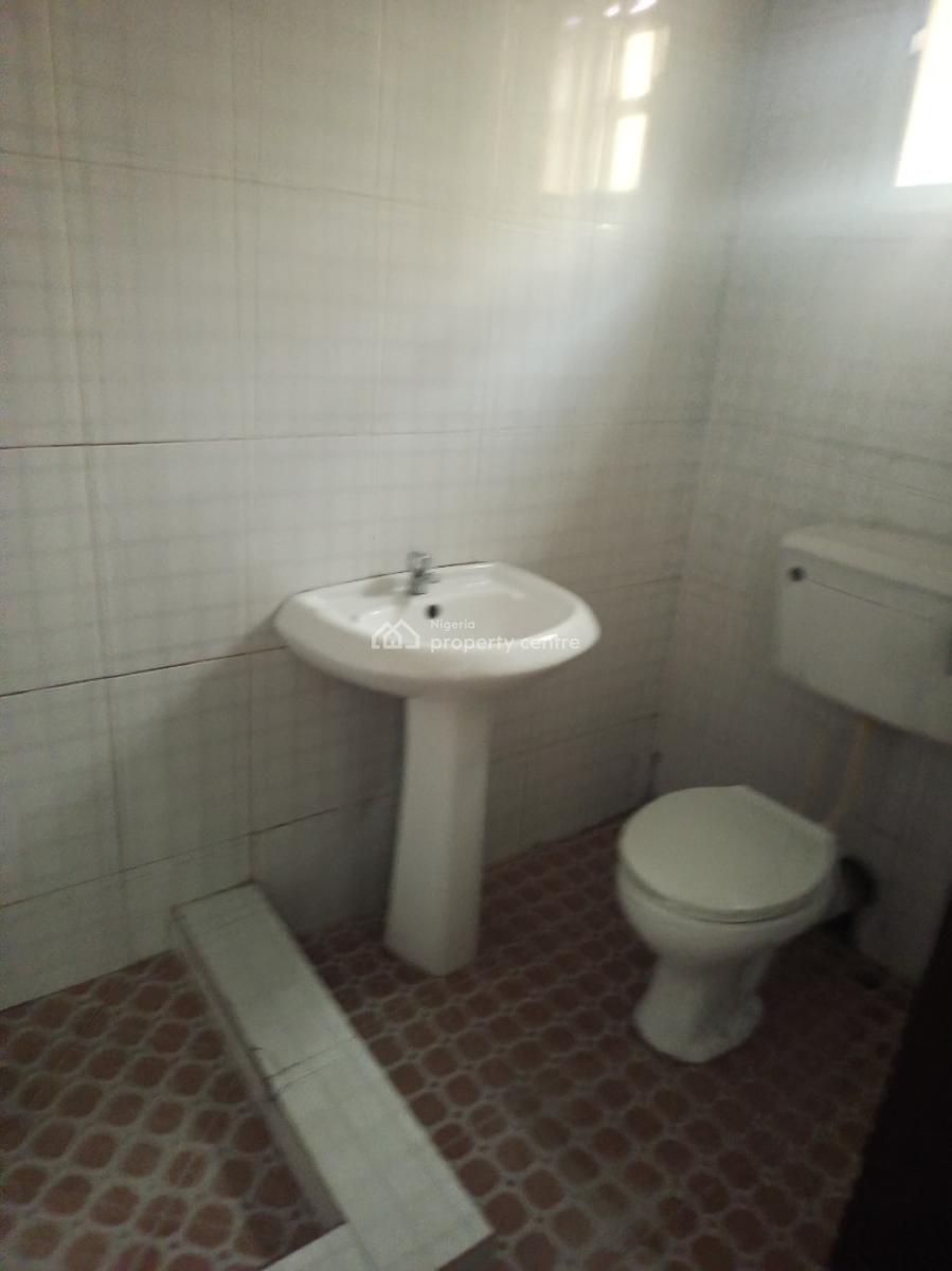 Decent Newly Built 2 Bedroom Apartment Upstairs, Mobil Road Ilaje, Ilaje, Ajah, Lagos, Flat / Apartment for Rent