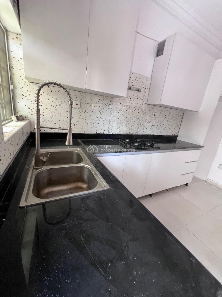 a Well Built Corner Piece 3bedroom and a Room Bq, Pepperoni Abraham Adesunya Ajah, Lekki Phase 2, Lekki, Lagos, Terraced Duplex for Rent