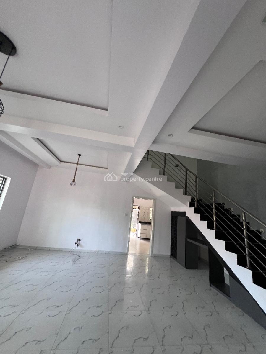 a Well Built Corner Piece 3bedroom and a Room Bq, Pepperoni Abraham Adesunya Ajah, Lekki Phase 2, Lekki, Lagos, Terraced Duplex for Rent