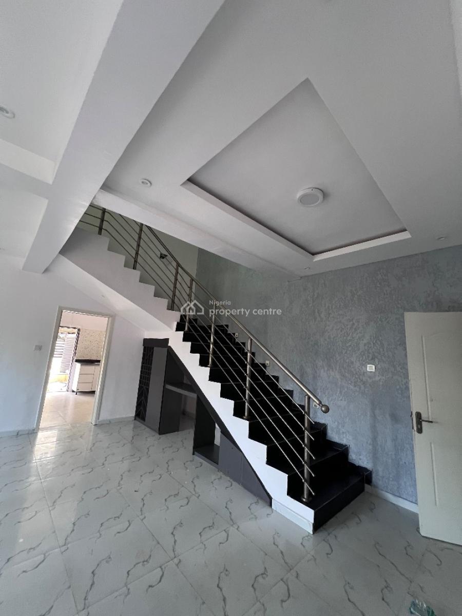 a Well Built Corner Piece 3bedroom and a Room Bq, Pepperoni Abraham Adesunya Ajah, Lekki Phase 2, Lekki, Lagos, Terraced Duplex for Rent