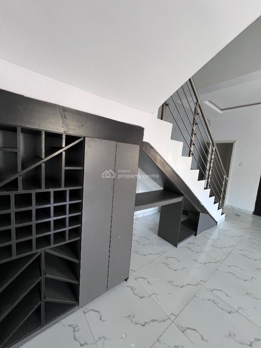 a Well Built Corner Piece 3bedroom and a Room Bq, Pepperoni Abraham Adesunya Ajah, Lekki Phase 2, Lekki, Lagos, Terraced Duplex for Rent