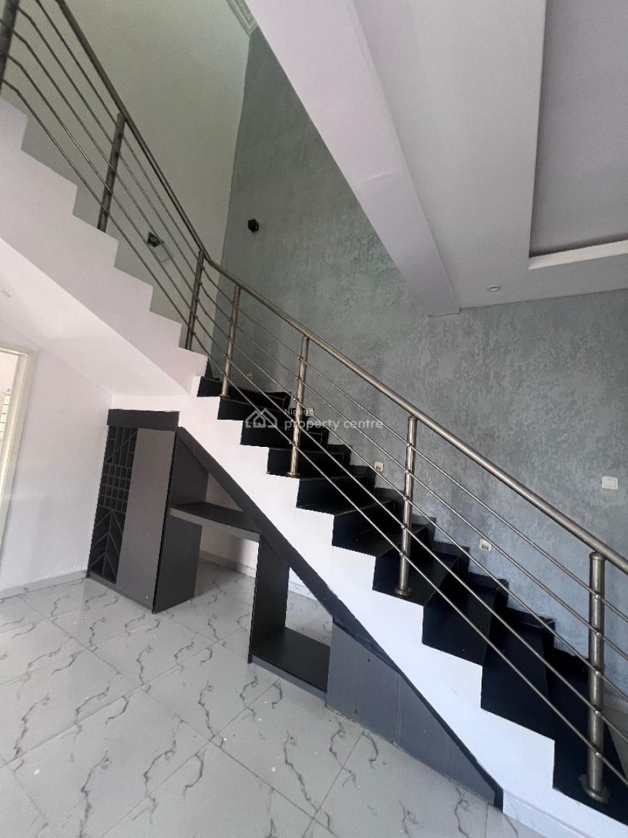 a Well Built Corner Piece 3bedroom and a Room Bq, Pepperoni Abraham Adesunya Ajah, Lekki Phase 2, Lekki, Lagos, Terraced Duplex for Rent
