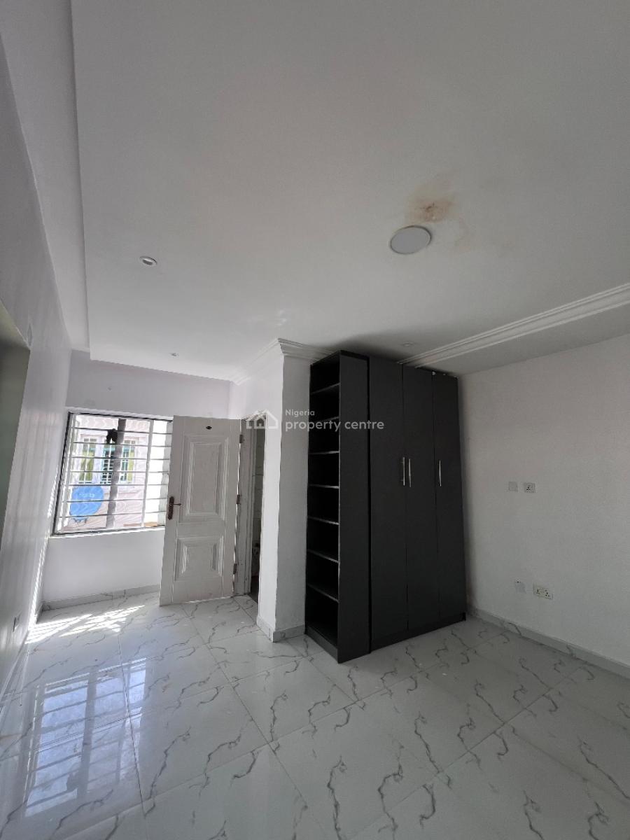 a Well Built Corner Piece 3bedroom and a Room Bq, Pepperoni Abraham Adesunya Ajah, Lekki Phase 2, Lekki, Lagos, Terraced Duplex for Rent