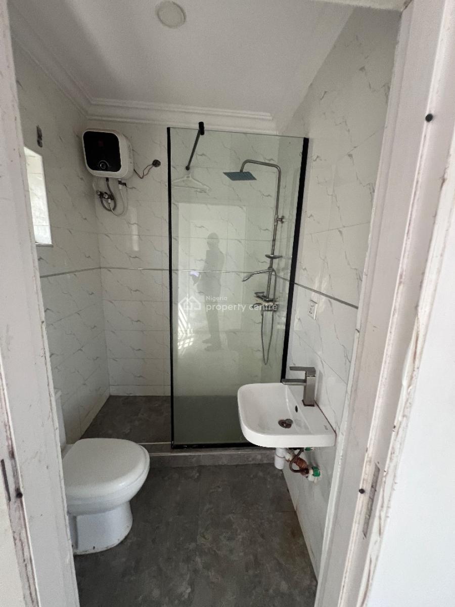 a Well Built Corner Piece 3bedroom and a Room Bq, Pepperoni Abraham Adesunya Ajah, Lekki Phase 2, Lekki, Lagos, Terraced Duplex for Rent