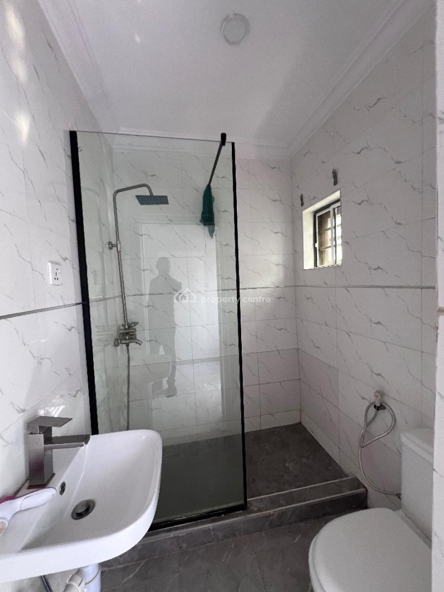 a Well Built Corner Piece 3bedroom and a Room Bq, Pepperoni Abraham Adesunya Ajah, Lekki Phase 2, Lekki, Lagos, Terraced Duplex for Rent