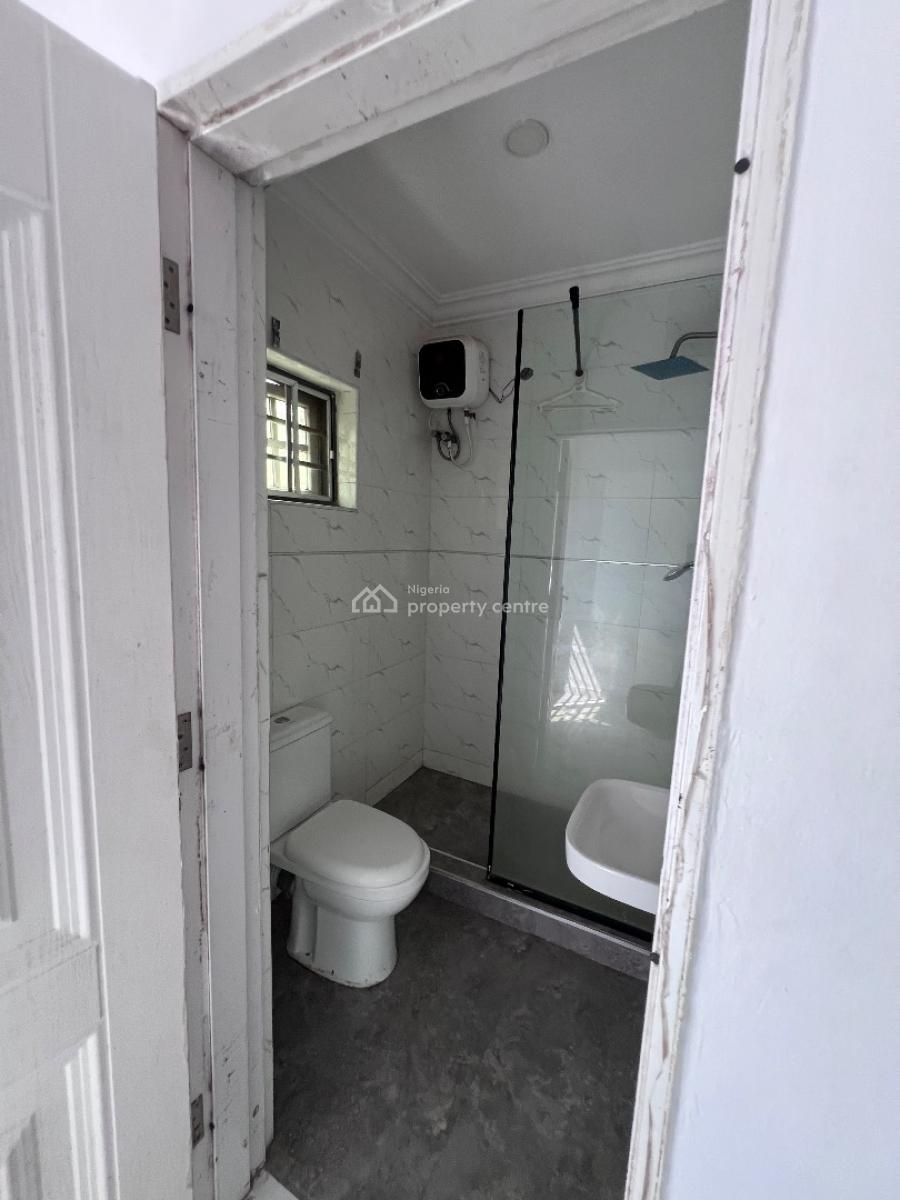 a Well Built Corner Piece 3bedroom and a Room Bq, Pepperoni Abraham Adesunya Ajah, Lekki Phase 2, Lekki, Lagos, Terraced Duplex for Rent