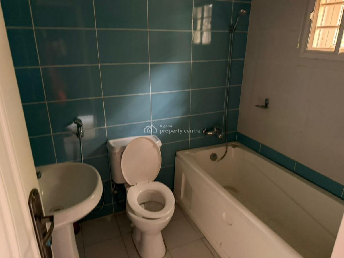 Clean Semi Furnished and Serviced 3 Bedroom Duplex with Bq, Jabi Main, Jabi, Abuja, Detached Duplex for Rent