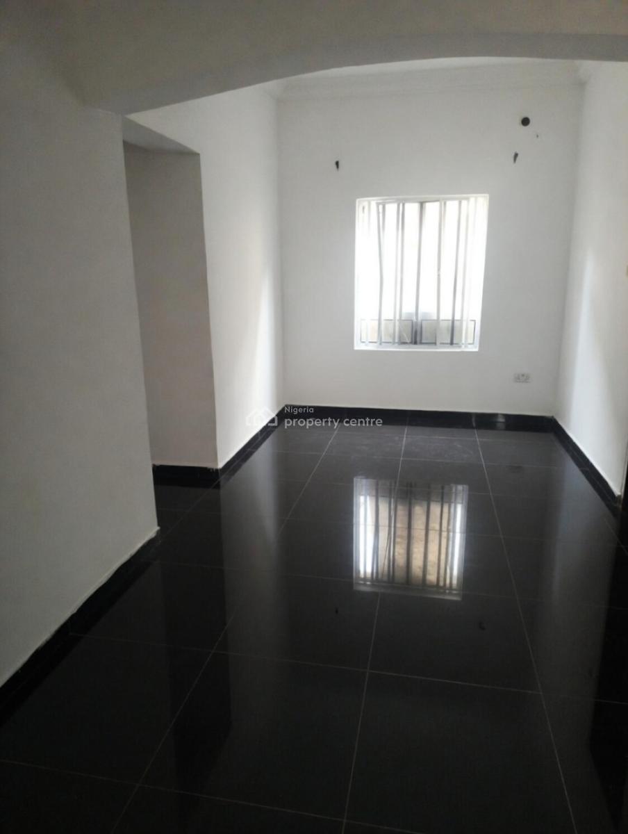 Clean Big 2 Bedroom Apartment Downstairs, Mobil Road Ilaje,moba Tarred Road, Ilaje, Ajah, Lagos, Flat / Apartment for Rent